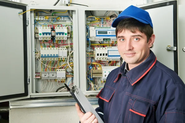 Electrician at work — Stock Photo, Image
