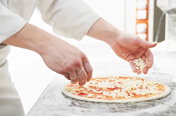 Pizza preparartion — Stock fotografie