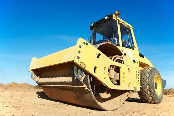 Compactor at road compaction works — Stock Photo, Image