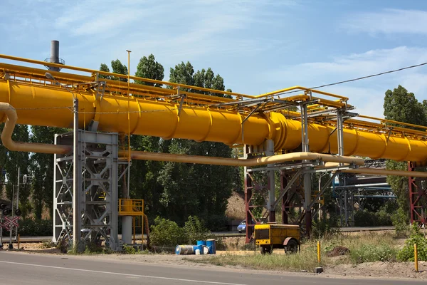 금속 야 금 공장에서에 산업용 가스 및 오일 파이프라인. constru — 스톡 사진