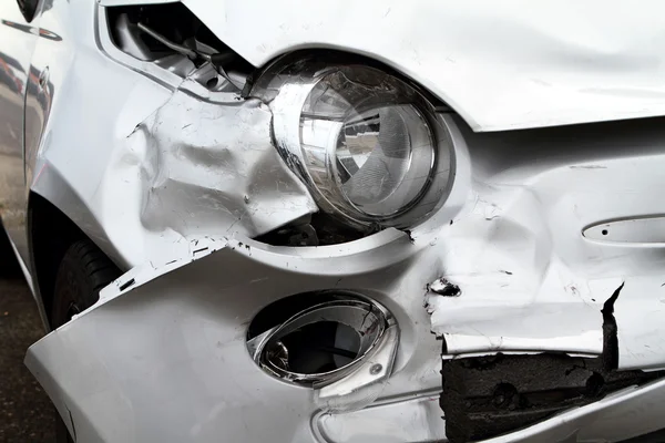 Повреждение автомобиля — стоковое фото
