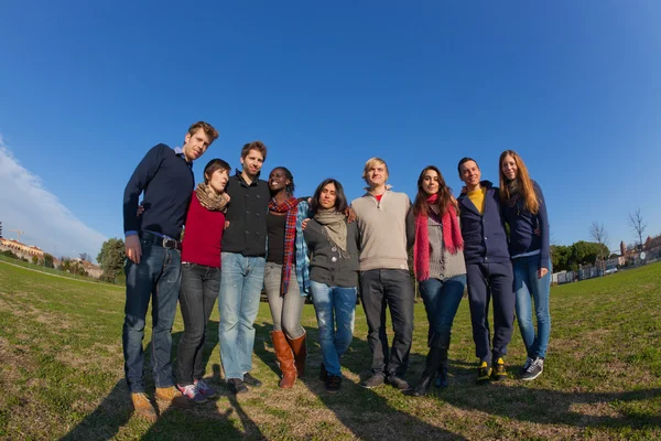 Buon gruppo di studenti universitari — Foto Stock