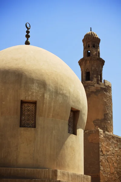 Minaret of ancient mosque — Stock Photo, Image