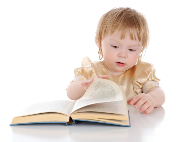 Девушка с открытой книгой — стоковое фото
