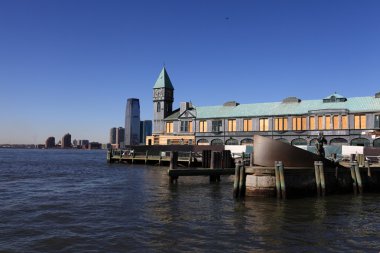 Pier içinde batarya park