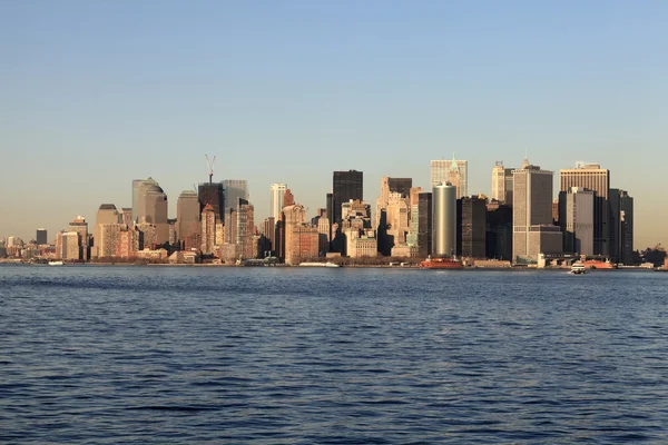 일몰에 맨해튼의 스카이 라인 — 스톡 사진