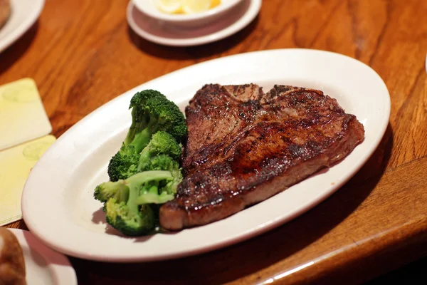 T-bone steak — Stock Photo, Image