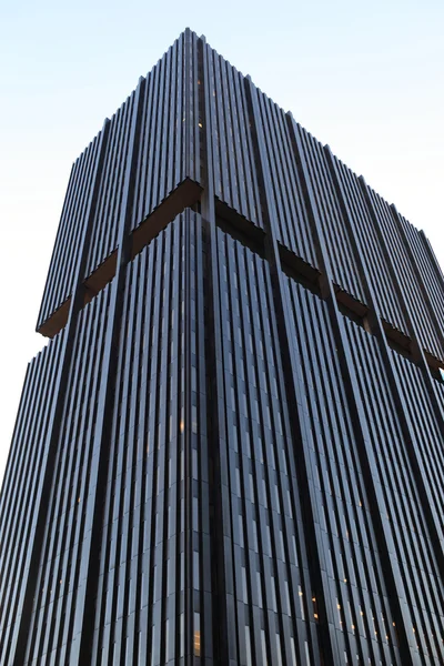 Framsidan av skyskrapa — Stockfoto