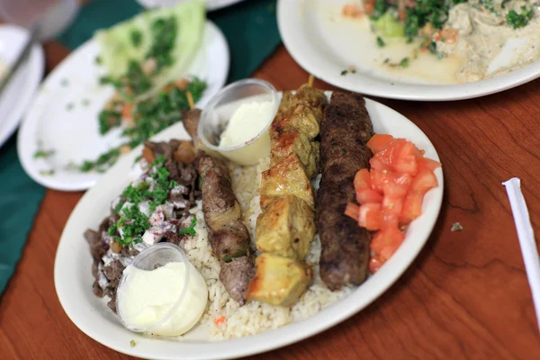 Kebab in Libyan restaurant — Stock Photo, Image