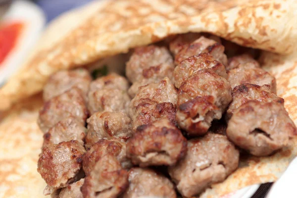 Kebab em pão liso — Fotografia de Stock