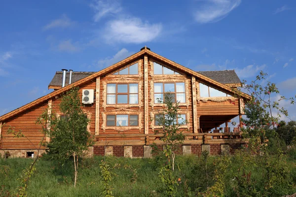Sommerhaus aus Holz — Stockfoto