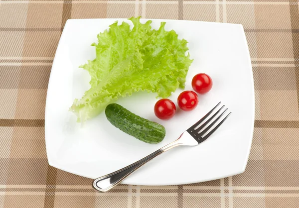 Свіжі овочі та зелений салат — стокове фото