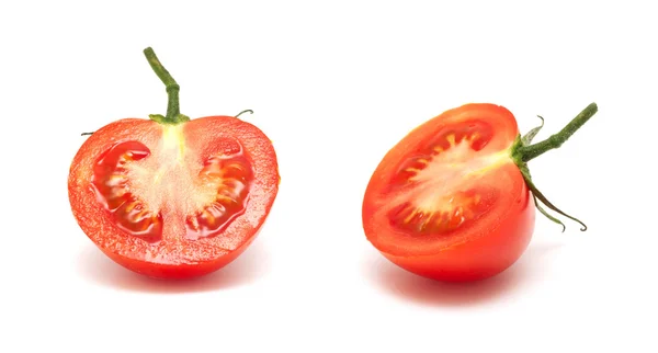 Tomatenscheibe isoliert auf weiß — Stockfoto