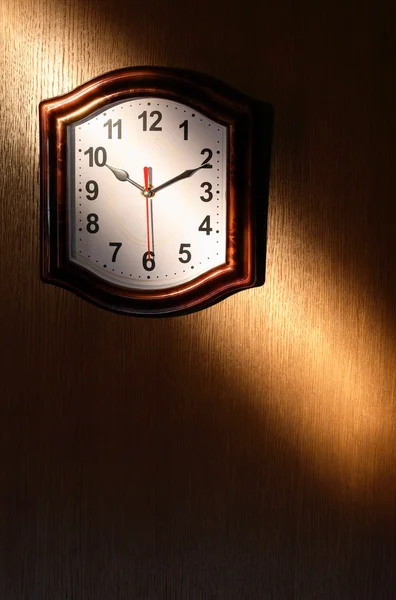 Ρολόι και η ακτίνα του φωτός — Φωτογραφία Αρχείου