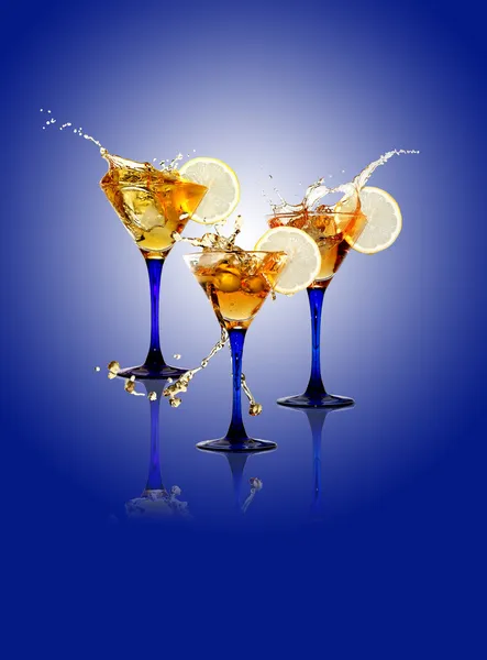 Cocktailparty op blauw — Stockfoto