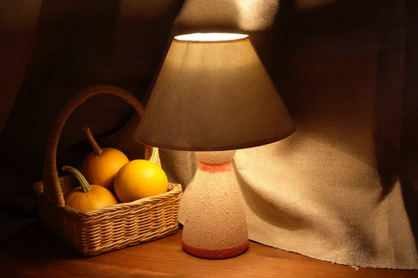 Dynie i lampa — Zdjęcie stockowe