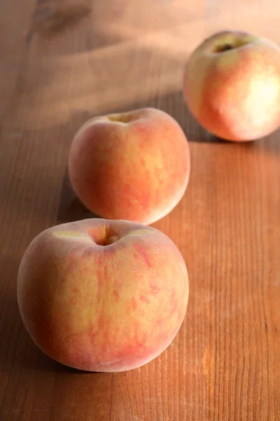 Peach Fruits On Wood — Stock Photo, Image