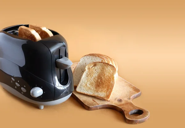 Тостер і тости — стокове фото