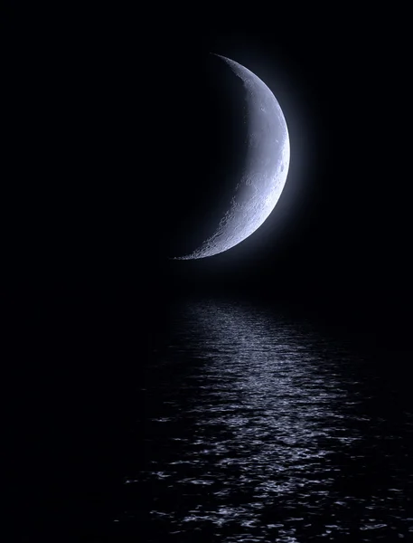 Το ήμισυ της Σελήνης στον σκούρο μπλε ουρανό — Φωτογραφία Αρχείου