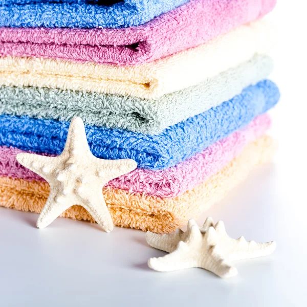 Towels and sea stars — Stock Photo, Image