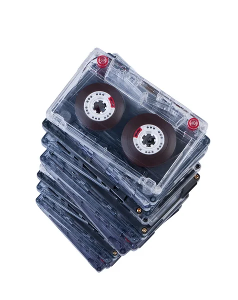Стек аудио кассеты изолировать на белом фоне . — стоковое фото