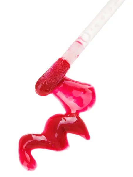 Rode vloeistof lippen glans omlijnen met penseel, geïsoleerd op wit — Stockfoto