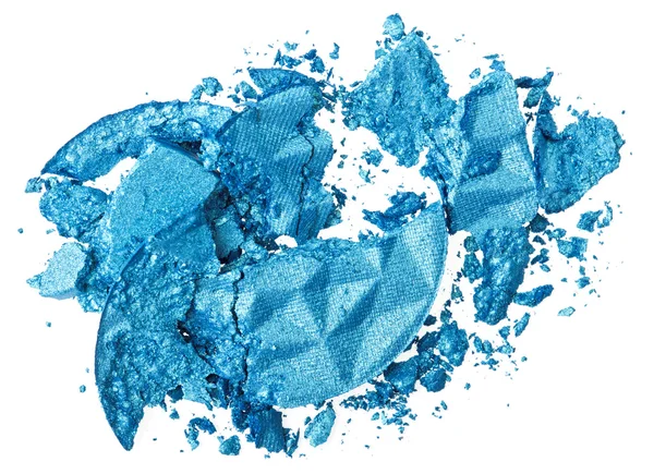 Gebrochener blauer Lidschatten, isoliert auf weißem Makro — Stockfoto