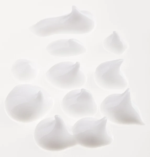 Προσώπου ενυδατική κρέμα (κρέμα) δείγμα, που απομονώνονται σε λευκό — Φωτογραφία Αρχείου