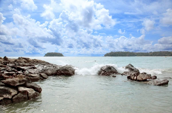 Praia de Kata, Phuket, Tailândia — Fotografia de Stock