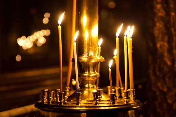 Kostelní svíce světlo — Stock fotografie