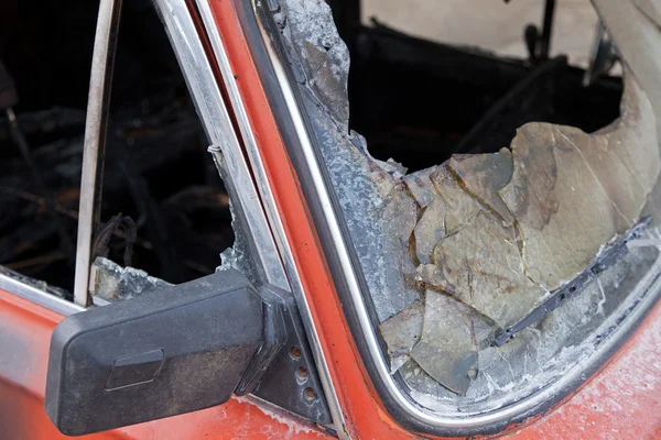Veículo de carro queimado — Fotografia de Stock