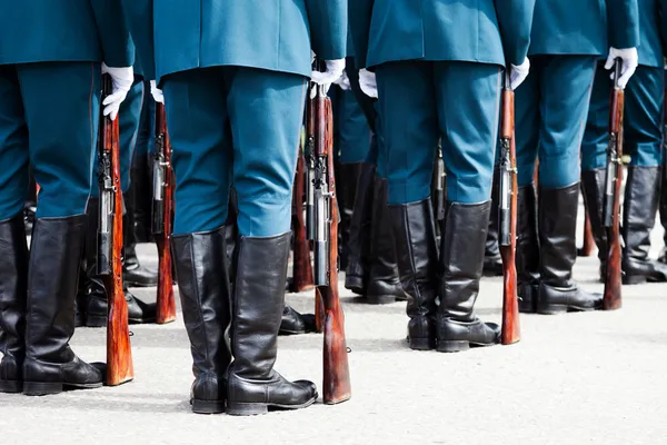 Militar uniforme soldado fila — Foto de Stock
