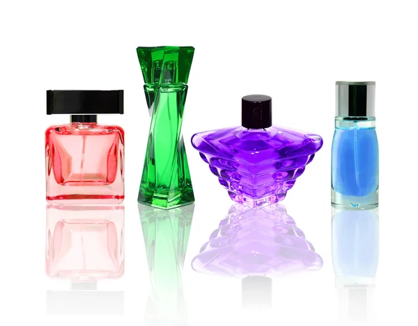 Lahvičky parfému izolované na bílé — Stock fotografie