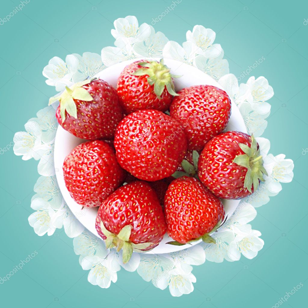Strawberry and flowers