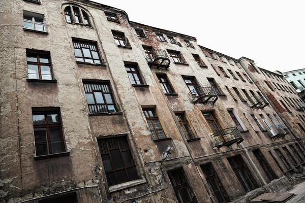 stock image Old grunge house in lodz centre town