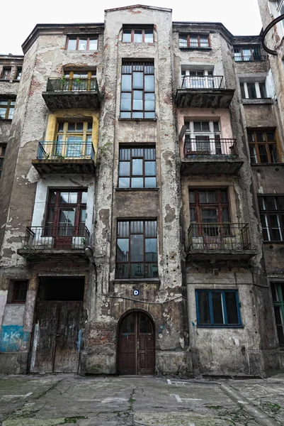 stock image Old grunge house in lodz centre town