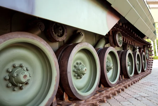Continu sporen van een leger tank — Stockfoto