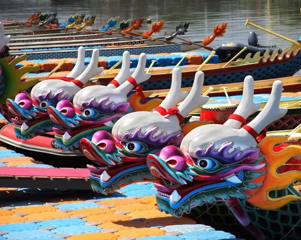 Barcos de dragão tradicionais em Taiwan — Fotografia de Stock