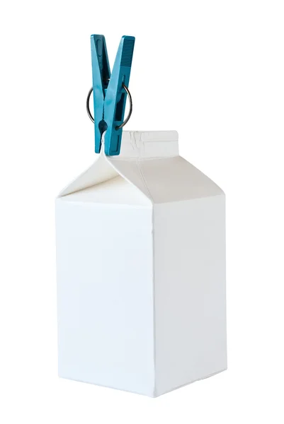 Beyaz üzerine yarım litre süt kutusu — Stok fotoğraf