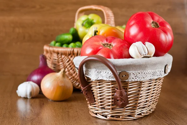Harvest of fresh vegetables in baskets — Stock Photo, Image