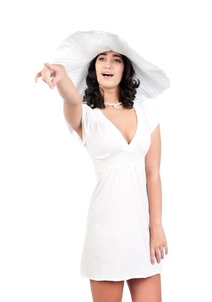 Jovem mulher de vestido branco e chapéu — Fotografia de Stock