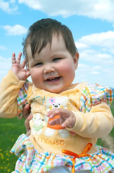 La bambina sorridente — Foto Stock