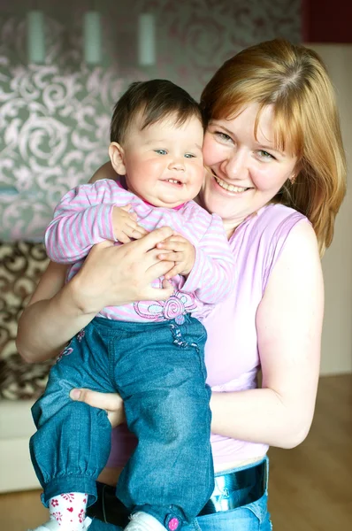 Ženy s malým dítětem — Stock fotografie