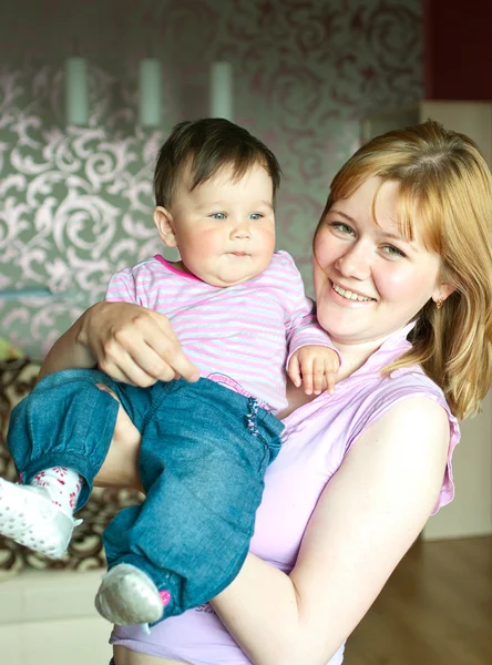 Ženy s malým dítětem — Stock fotografie