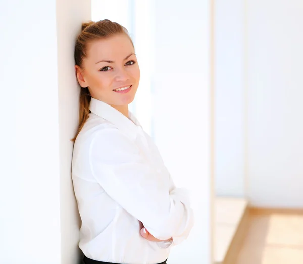 Young pretty businesswoman — Stock Photo, Image