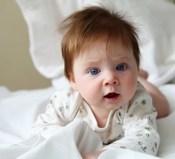 Bebê ruivo lindo — Fotografia de Stock