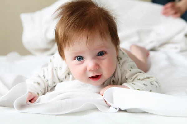 Beautuful блондинка немовля — стокове фото