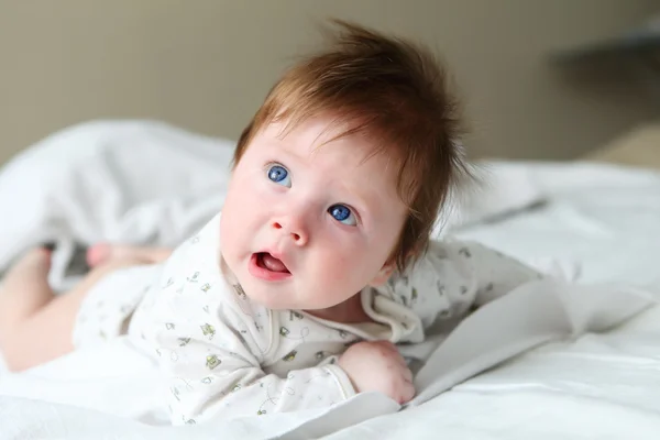 Przepiękne miejsce niemowlę redhair — Zdjęcie stockowe