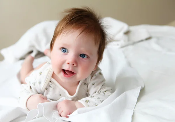 Beautuful блондинка немовля — стокове фото