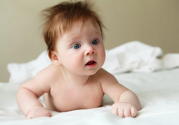 Hermoso bebé pelirrojo —  Fotos de Stock